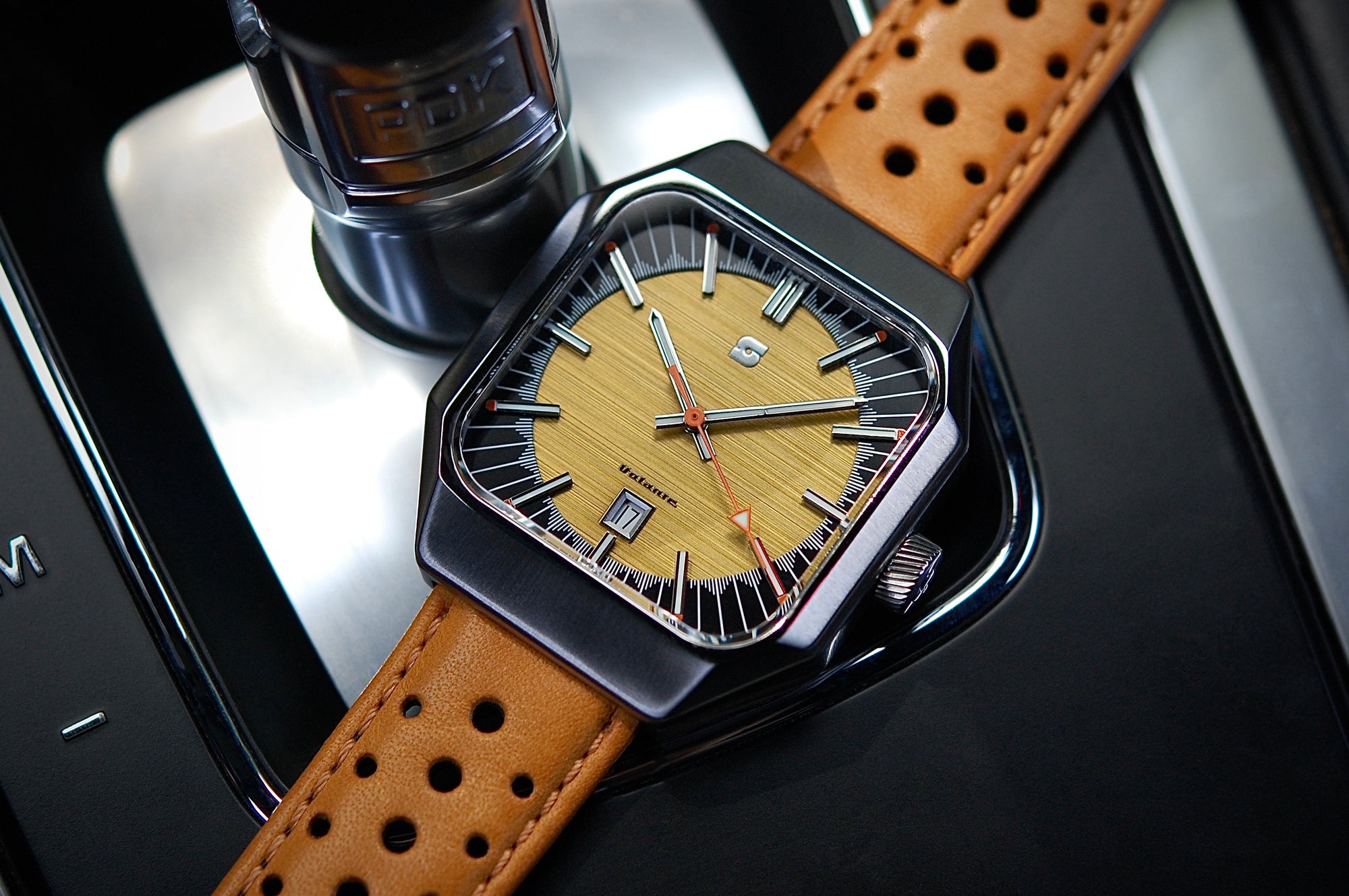 Straton Sportiva and Volante