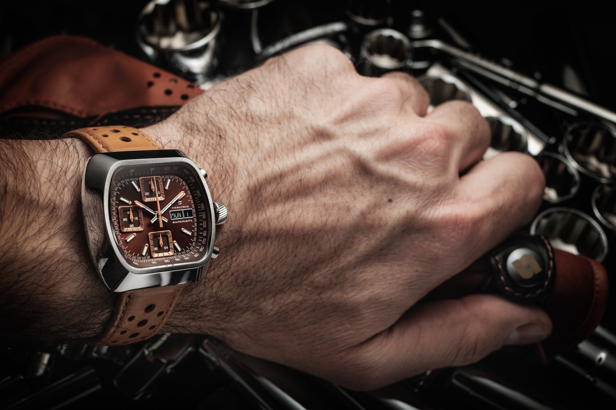 Racing chronograph watch