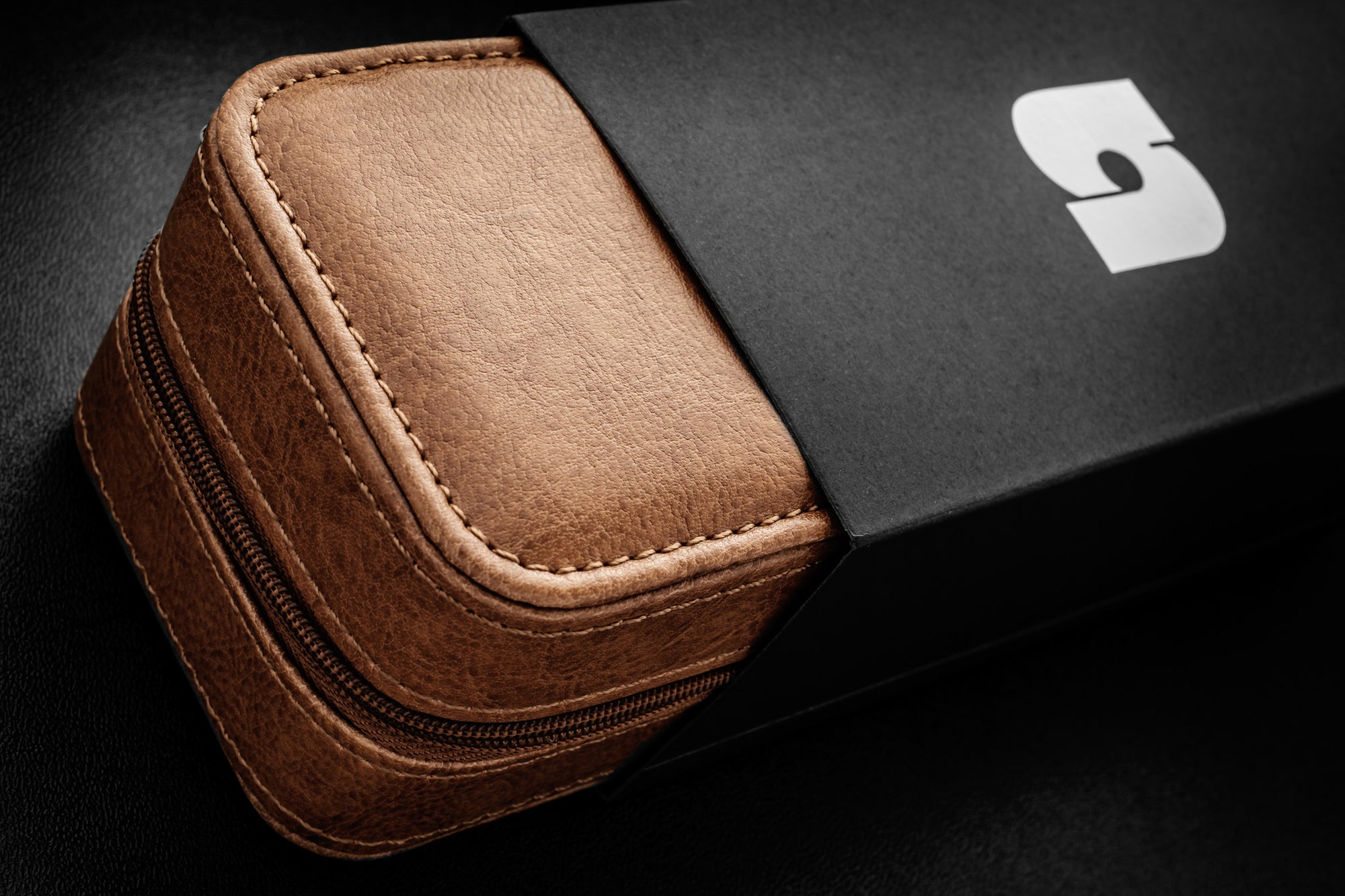 Straton watch packaging